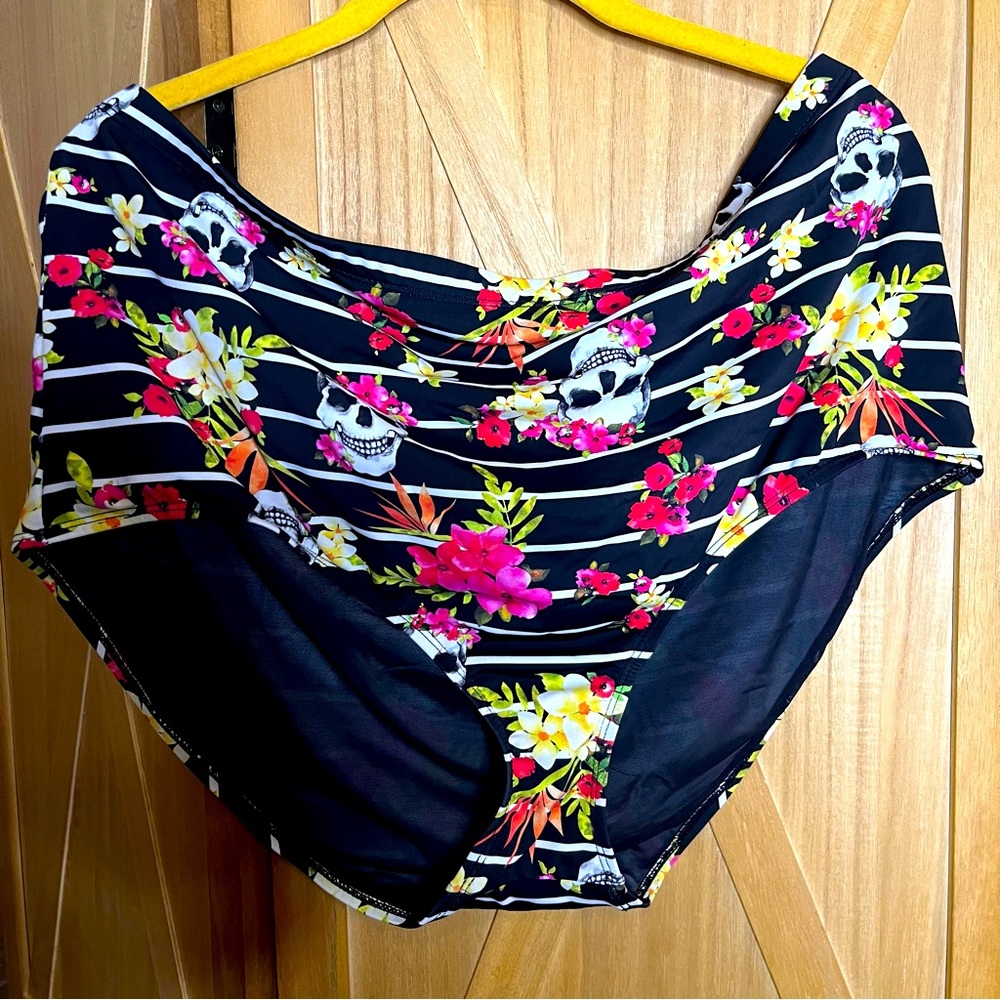 Torrid Size 3 Skull & Floral Brief Swim Bottoms